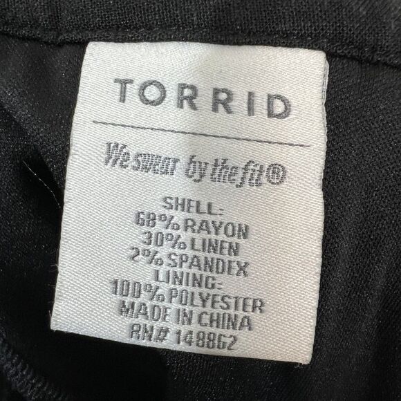 Torrid Linen Blend Shorts Size 20 Black Cuffed Pockets Pleated Front Lined - Picture 4 of 6